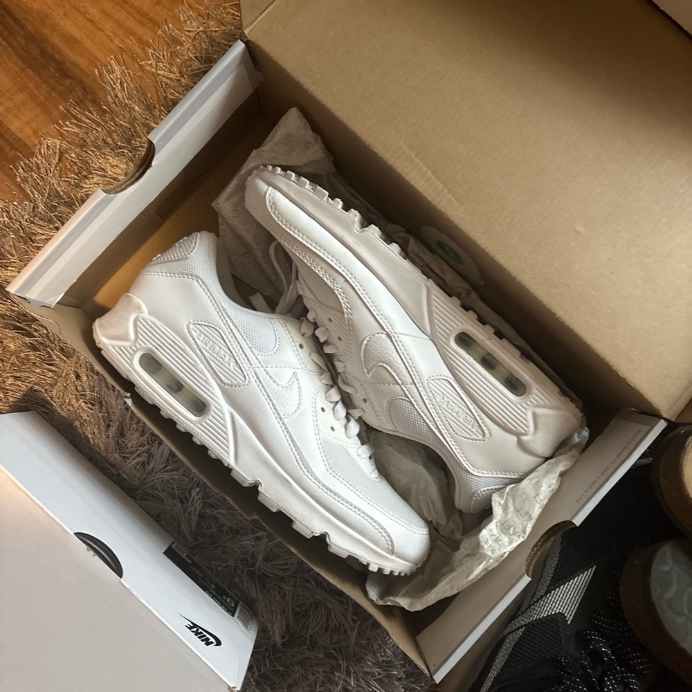 Nike Air Max 90 Triple White Sneakers